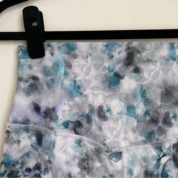lululemon - align short 6” nulu bottoms stretch printed multicolor - Picture 4 of 5